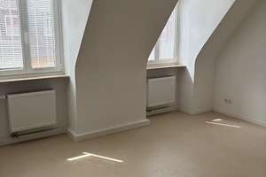 Wohnen neben der Burg - lichtdurchflutete Dachgeschosswohnung