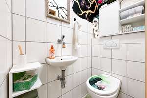 Vermietete 4 Zimmer Dachgeschosswohnung in gefragter Lage von Stuttgart - Zuffenhausen – Die vollständige Adresse der Immobilie erhältst du vom Anbieter., 70435 Zuffenhausen-Hohenstein, Stuttgart – Vorschaubild 9