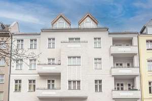 Investieren mit Zukunft: Großzügiger Altbau mit Balkon – Fuldastraße 9, 12043 Neukölln (Ortsteil), Berlin – Vorschaubild 2