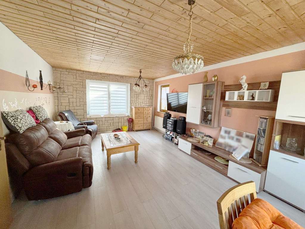 Immobilie in Friedrichroda - Zwei Häuser zum Preis von einem: Charmantes Reihenhaus plus Sanierungsobjekt in Finsterbergen - Bild 3