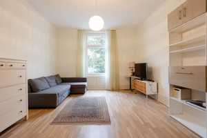 Rarität im Nordend: Stilvolle Altbau-Doppelhaushälfte mit weitläufigem Garten – Frankfurt am Main – Vorschaubild 9