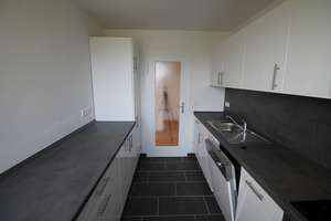 Ruhig wohnen in der Stadt
3-Zimmer-Wohnung mit Balkon und herrlichem Ausblick – auch ideal für Eige – Die vollständige Adresse der Immobilie erhältst du vom Anbieter., 94034 Grubweg, Passau – Vorschaubild 9