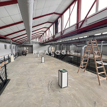 ca. 1.600 m² große, ebenerdige Hallenfläche in Flughafennähe