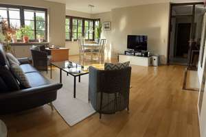 Top Lage in Nbg-Erlenstegen – Elegante 4 Zimmer ETW mit EBK, Balkon, Lift und TG – von Privat!