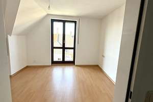 Ein Ort zum Wohlfühlen - Traumhaft helle Maisonettewohnung mit Balkon und großzügigem Wohnambiente – Die vollständige Adresse der Immobilie erhältst du vom Anbieter., 86156 Kriegshaber, Augsburg – Vorschaubild 4