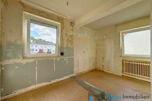 Viel Raum für die Familie - Einfamilienhaus mit Bungalow und Garage in guter Lage in Kelkheim – Die vollständige Adresse der Immobilie erhältst du vom Anbieter., 65779 Kelkheim (Taunus) – Vorschaubild 8
