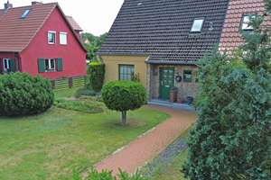 Ihr neues Zuhause in der Stadt Usedom – gepflegte Doppelhaushälfte mit Garten – Die vollständige Adresse der Immobilie erhältst du vom Anbieter., 17406 Usedom – Vorschaubild 2