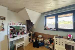 Ihr neues Zuhause mit Perspektive: Modernisiertes Zweifamilienhaus, großer Garten und beste Anbindun – Die vollständige Adresse der Immobilie erhältst du vom Anbieter., 53949 Dahlem – Vorschaubild 35