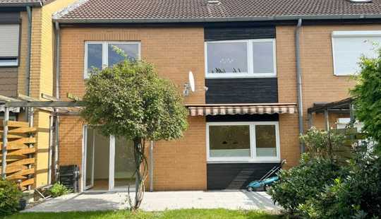 Bild von Teilmodernisiertes Reihenhaus mit Garage in Wolfenbüttel - Fußbodenheizung, sanierter Keller, aus...
