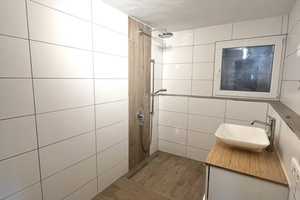 Sonniges Mehrfamilienhaus mit gewerb. Nutzung, großem Grundstück, Terrasse, Balkon & Doppelgarage – Berchtesgadener Land (Kreis) – Vorschaubild 14