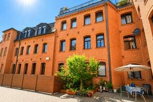 Lichtdurchflutete und renovierte 3-Zimmer-Altbauwohnung in zentraler Lage der Fürther Südstadt – Die vollständige Adresse der Immobilie erhältst du vom Anbieter., 90763 Nördliche Südstadt, Fürth – Vorschaubild 2