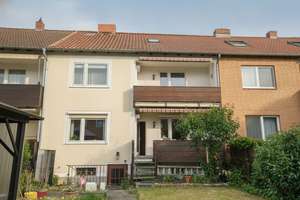 Großzügiges Reihenhaus mit Ausbaureserve im Dachgeschoss in besonders beliebter Lage – Die vollständige Adresse der Immobilie erhältst du vom Anbieter., 38124 Stöckheim-Leiferde, Braunschweig – Vorschaubild 1