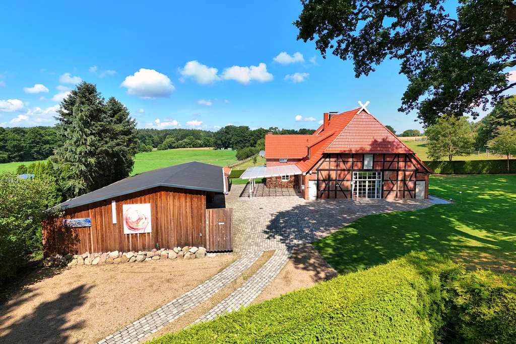Immobilie in Egestorf - Wohnen und Arbeiten auf besonderem Niveau im Herzen der Lüneburger Heide - Bild 1