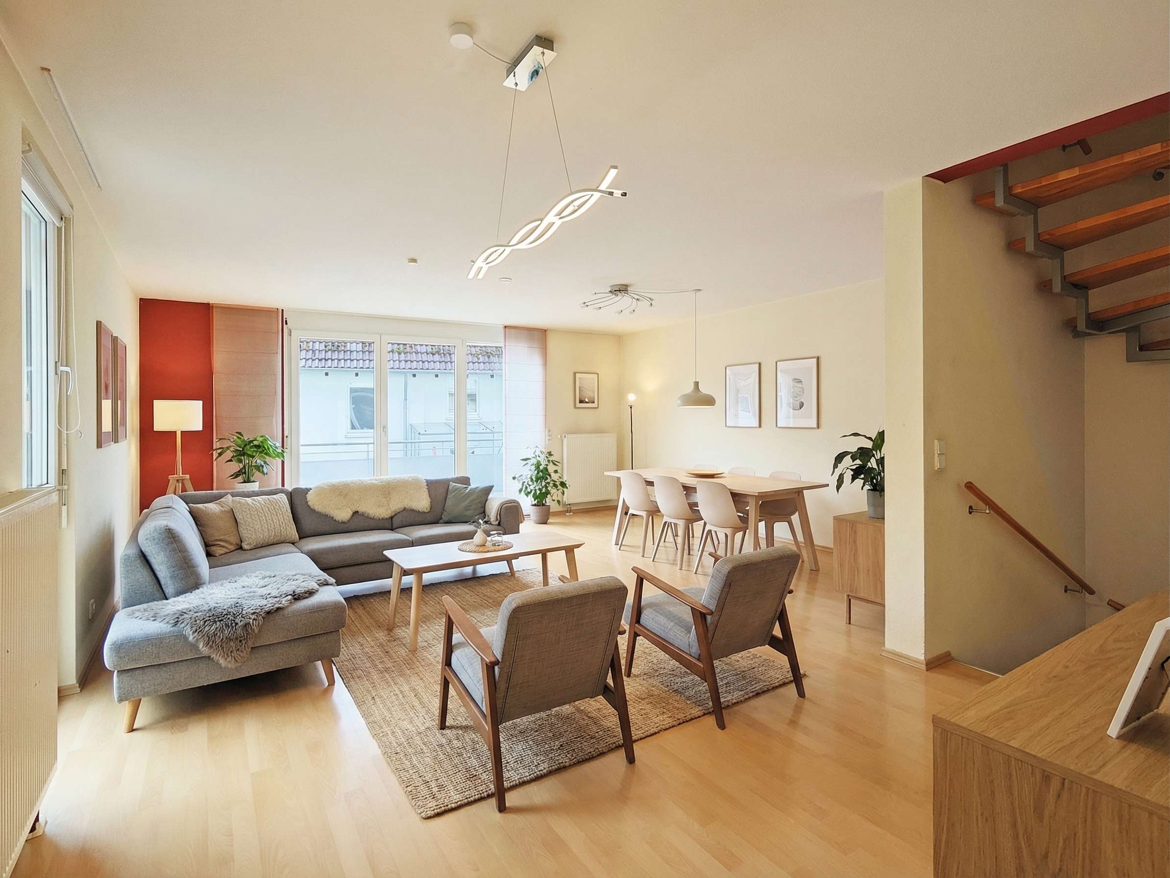 Immobilie in Nufringen - Moderne Doppelhaushälfte mit großem Balkon und überdachter Terrasse - Bild 5