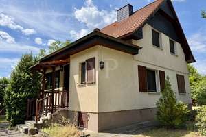 Wohnen mit Charme: gemütliches Einfamilienhaus mit schönem Garten und idealer Anbindung – Die vollständige Adresse der Immobilie erhältst du vom Anbieter., 12524 Altglienicke, Berlin – Vorschaubild 2