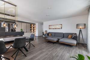 Neuwertige 4 Zimmerwohnung mit Balkon und Fahrstuhl im Kleekamp - Meine Immobilie=Mein Partner!