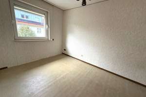 Einfamilienhaus (DHH) + Garage in schöner und ruhiger Lage auf einem 522 m² großem Gartengrundstück! – Die vollständige Adresse der Immobilie erhältst du vom Anbieter., 60439 Heddernheim, Frankfurt am Main – Vorschaubild 6