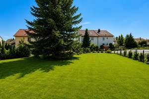 Viel Platz & Potenzial: Zwei- bis Dreifamilienhaus mit großem Garten