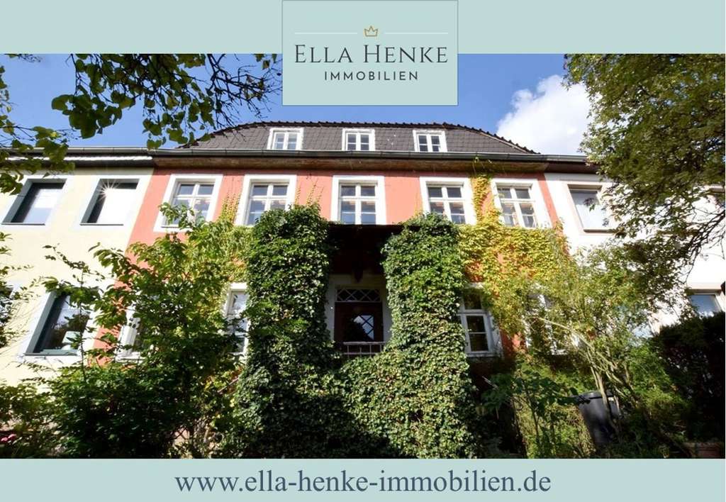 Immobilie in Helmstedt - Stilvolle, große Stadtvilla zum Modernisieren mit viel Charme + schönem Garten... - Bild 0