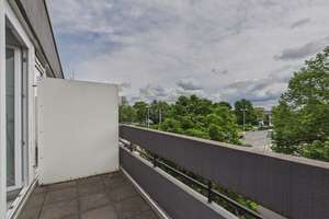 BIEBRICHER ALLEE - HELLES APARTMENT MIT BALKON, TAGESLICHTBAD UND KELLER – Die vollständige Adresse der Immobilie erhältst du vom Anbieter., 65187 Biebrich, Wiesbaden – Vorschaubild 6