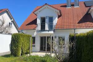 Ellwangen, Doppelhaushälfte mit Garten in Randlage zu vermieten