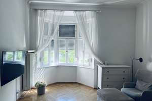 Helle Altbauwohnung mit Balkon zum Innenhof – 2 Zimmer, 76 m², München-Schwabing – Agnesstraße 12, 80798 Neuschwabing, München – Vorschaubild 1