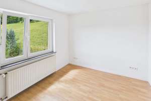 Familienfreundliches Einfamilienhaus mit großem Garten, Teich und Garage in Hauneck – Die vollständige Adresse der Immobilie erhältst du vom Anbieter., 36282 Hauneck – Vorschaubild 21