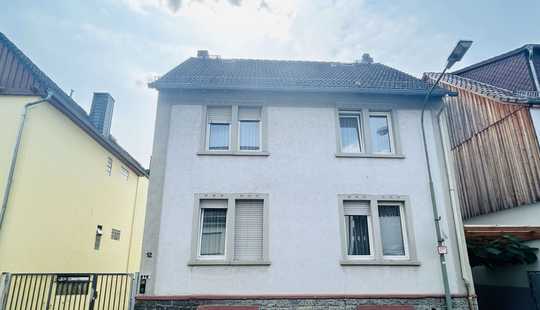 Bild von Hanau-Steinheim: Vielseitiges 3-Familienhaus mit Innenhof & Anlieger-Maisonette – Komplett vermietet