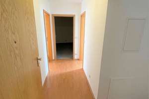 Großzügige 2-Zi-Wohnung mit Balkon, separater Küche und TG-Stellplatz in Fürth – Die vollständige Adresse der Immobilie erhältst du vom Anbieter., 90766 Scherbsgraben, Billinganlage, Fürth – Vorschaubild 8