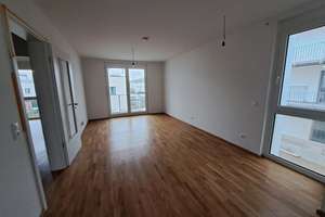 Helle  3 Zimmer mit Sonnenbalkon und Einbauküche