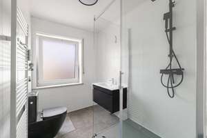 Großzügiges Wohnen auf drei Ebenen: 5-Zimmer-Maisonettewohnung in Augsburg-Oberhausen – Die vollständige Adresse der Immobilie erhältst du vom Anbieter., 86154 Oberhausen-Nord, Augsburg – Vorschaubild 6