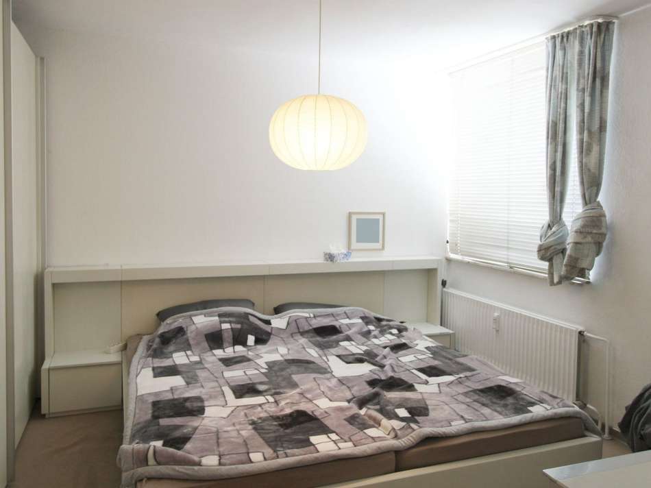 Schlafzimmer 1