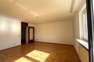 Schöne, renovierte 3 Zi-Whg. (ca. 83 m²) mit Balkon, EBK und TG – Die vollständige Adresse der Immobilie erhältst du vom Anbieter., 70195 Botnang-Nord, Stuttgart – Vorschaubild 4