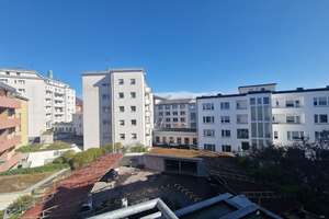 Renoviert und mit Balkon – Moderne 3-Zimmer-Wohnung zum Wohlfühlen in Pforzheim – Poststraße 10, 75172 Innenstadt, Pforzheim – Vorschaubild 1