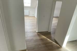 WG-Zimmer in renovierter Dachgeschosswohnung in bester Lage! – Die vollständige Adresse der Immobilie erhältst du vom Anbieter., 53115 Poppelsdorf, Bonn – Vorschaubild 3