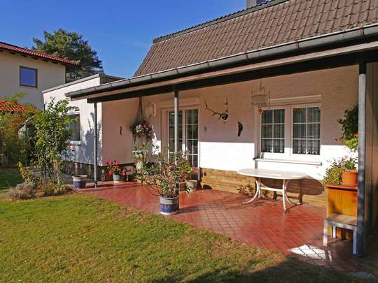 Einladendes Wohnhaus mit großer Schwimmhalle - Bild 13