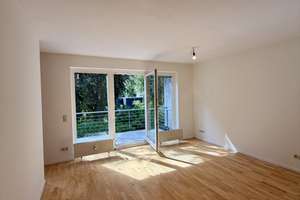 PROVISIONSFREI & FREI – sanierte Wohnung mit großem Südwest-Balkon & TG-Stellplatz