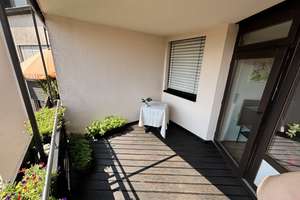 Helle 3,5/4-Zimmer-Wohnung am Wöhrder See mit Loggia, EBK, teilmöbliert, Aufzug, TG – Dr.-Carlo-Schmid-Str. 50, 90491 Sankt Jobst, Nürnberg – Vorschaubild 2