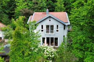 Charmantes und top gepflegtes Einfamilienhaus mit Weitblick und Garten in Birkenhördt – Die vollständige Adresse der Immobilie erhältst du vom Anbieter., 76889 Birkenhördt – Vorschaubild 1