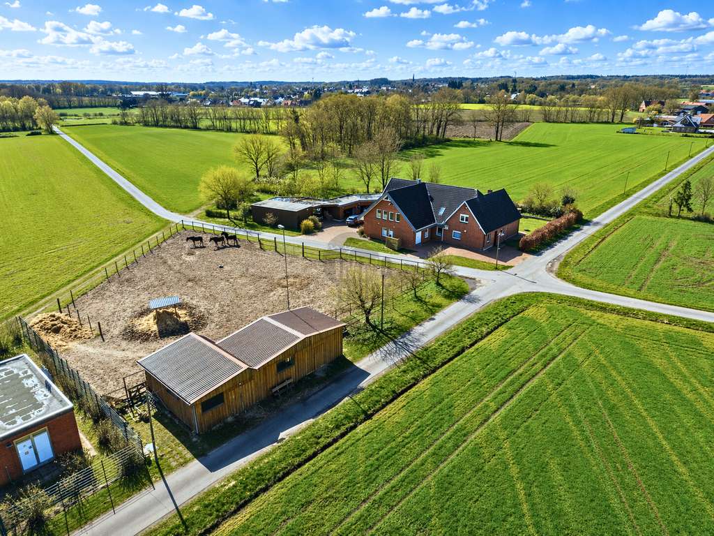 Immobilie in Berge - TRAUMHAFTES ANWESEN IN IDYLLISCHER ALLEINLAGE – WEITSICHT, WELLNESSOASE & MAXIMALE PRIVATSPHÄRE - Bild 4