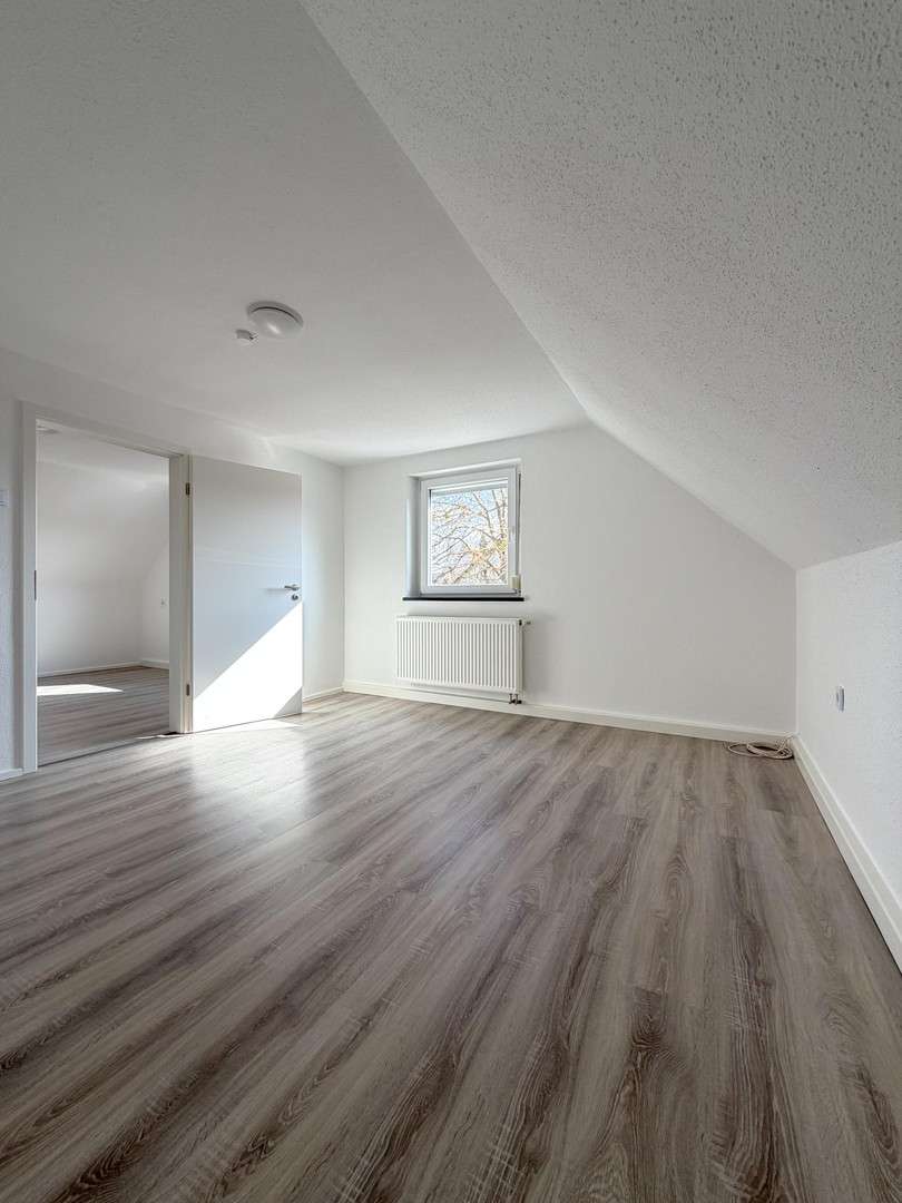 Immobilie in Beratzhausen - *Frisch Saniert & Provisionsfrei* Wunderschönes Einfamilienhaus mit malerischer Aussicht & 3 Gärten - Bild 8