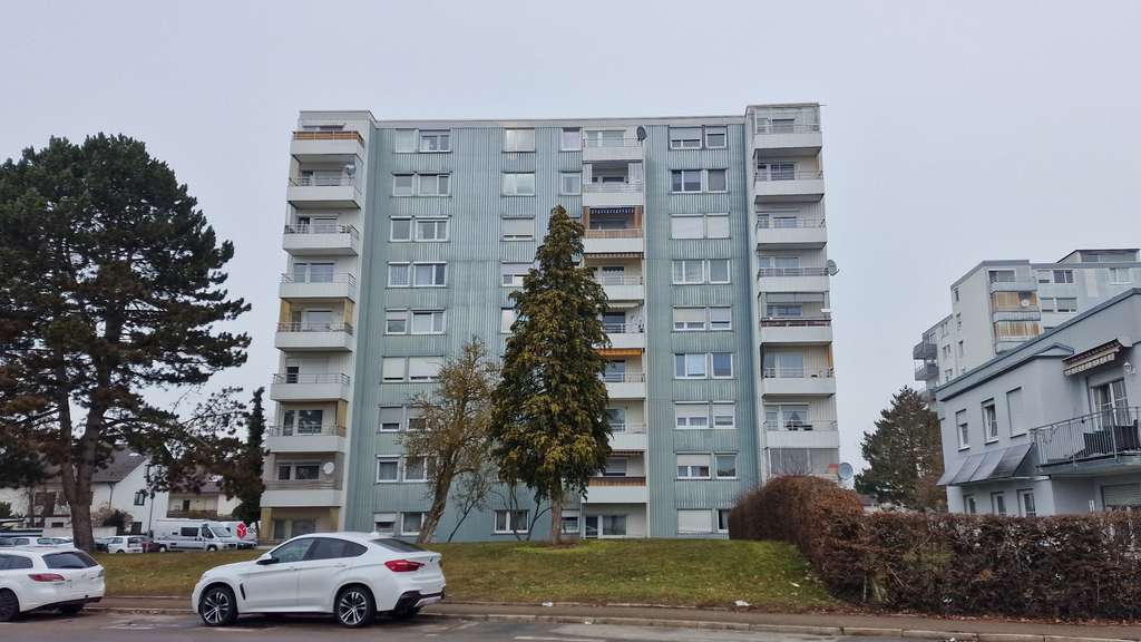 Immobilie in Neuburg an der Donau - 2 Zimmer Wohnung im 8. OG bietet tollen Ausblick über Neuburg! - Bild 3