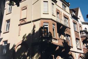Repräsentative Altbauwohnung mit 5 Zimmern, großem Balkon und EBK in Offenbacher Bestlage
