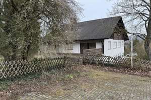 Wohnraum mit Substanz und Potenzial – MFH mit 7 Wohneinheiten, großem Grundstück und Garage – Die vollständige Adresse der Immobilie erhältst du vom Anbieter., 34596 Bad Zwesten – Vorschaubild 6