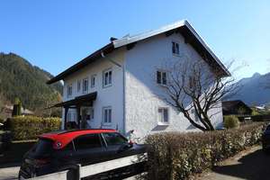 PROVISIONSFREI! Freistehendes, teilvermietetes Zweifamilienhaus mit PV-Anlage – Die vollständige Adresse der Immobilie erhältst du vom Anbieter., 87459 Pfronten – Vorschaubild 3