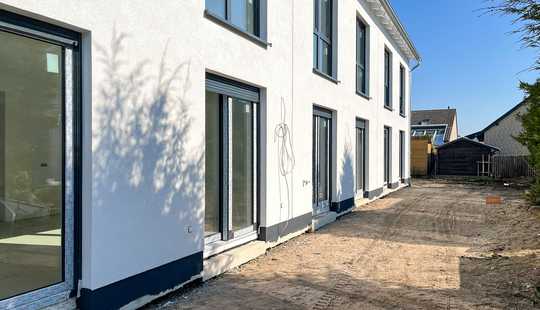 Bild von Neubau Reihenmittelhaus in Altwarmbüchen sucht Familie für den Erstbezug