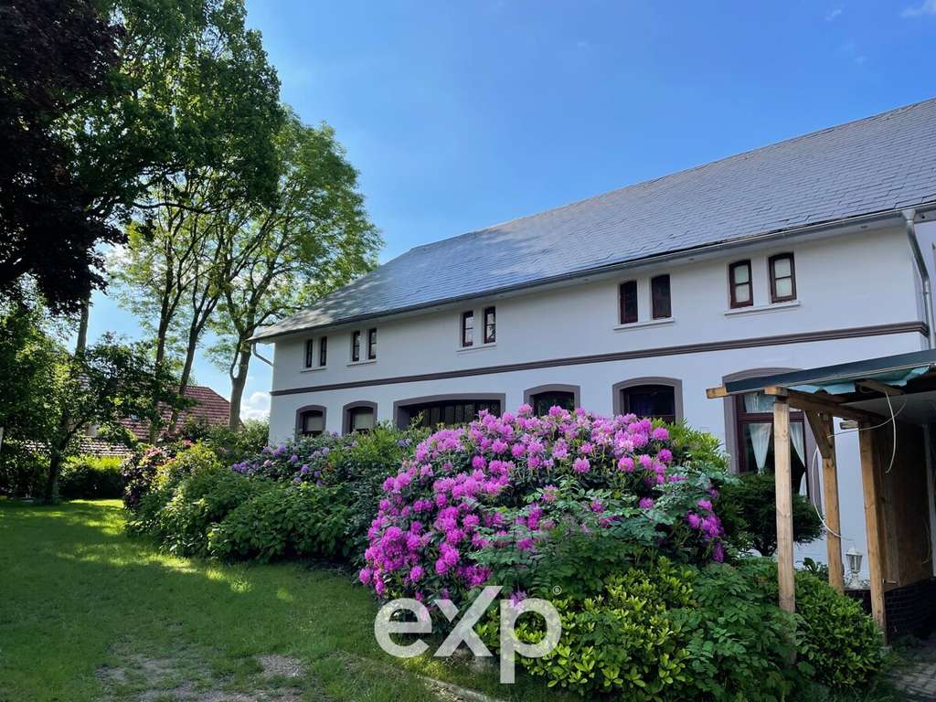 Immobilie in Butjadingen - Liebhaber aufgepasst!  Altbaucharme mit 10 Pferdeboxen und Pool!! - Bild 0