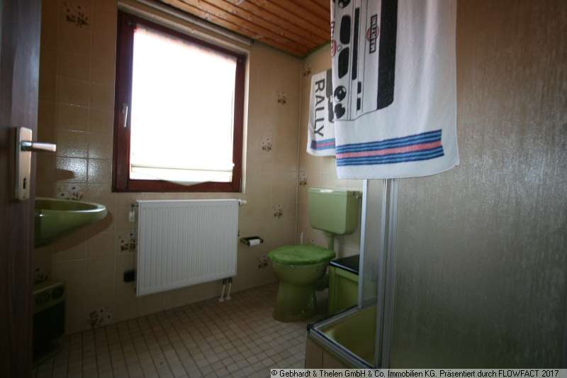 Immobilie in Bad Königshofen im Grabfeld - Einfamilienhaus mit Ausbaupotenzial, Wellnessbereich und großer Scheune - Bild 6