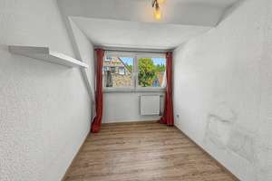 Reihenmittelhaus mit viel Potenzial und zwei Stellplätzen in Wuppertal-Langerfeld – Die vollständige Adresse der Immobilie erhältst du vom Anbieter., 42389 Langerfeld-Beyenburg, Wuppertal – Vorschaubild 6