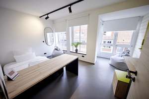 Möbliertes Zimmer mit Gemeinschaftsküche und Badezimmer – Schlachte 22, 28195 Altstadt, Bremen – Vorschaubild 1